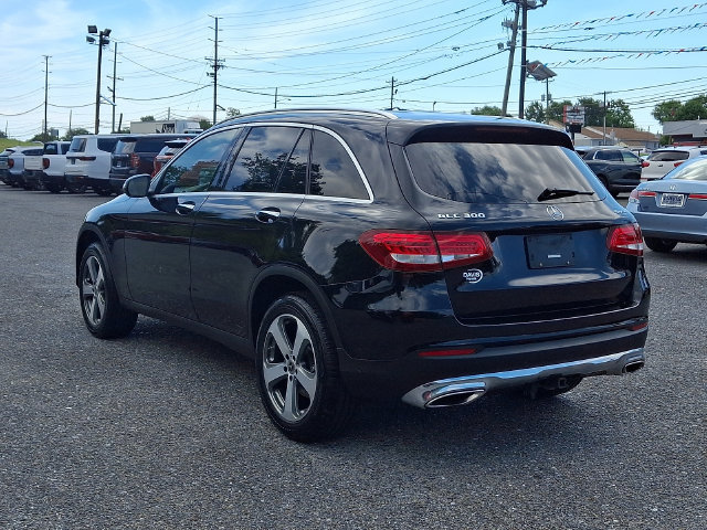 Used 2019 Mercedes-Benz GLC 300 4MATIC image 4