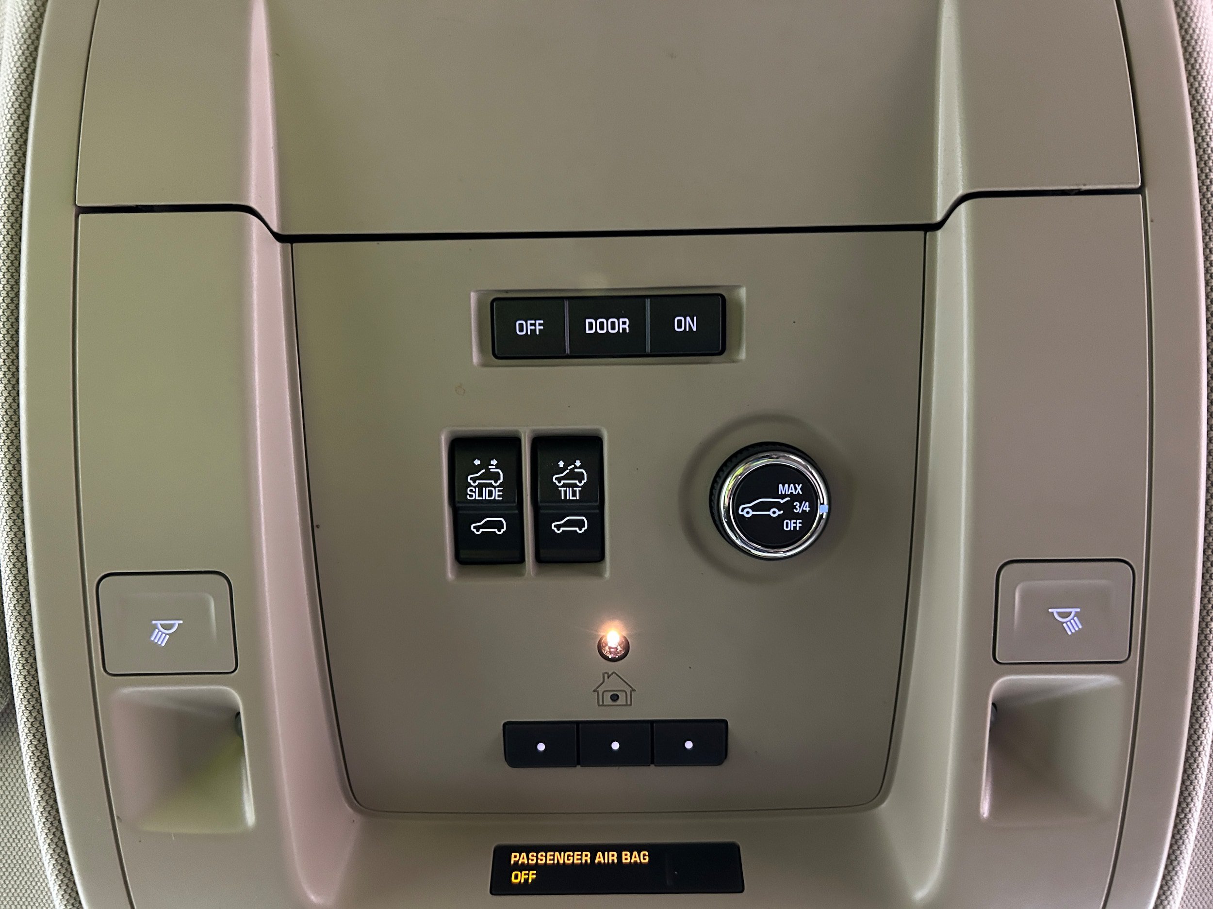 Used 2017 Chevrolet Suburban Premier AWD/4WD image 27
