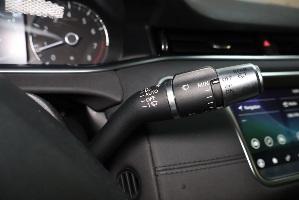Used 2020 Land Rover Range Rover Evoque S AWD/4WD image 24