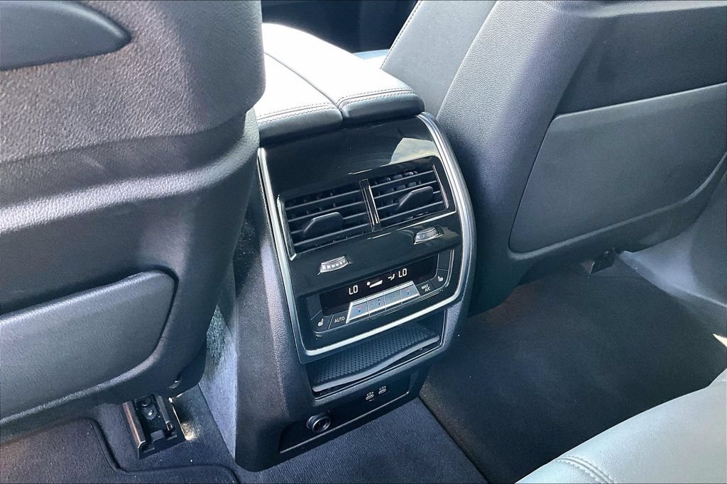 Used 2024 BMW X5 M60i AWD/4WD image 31
