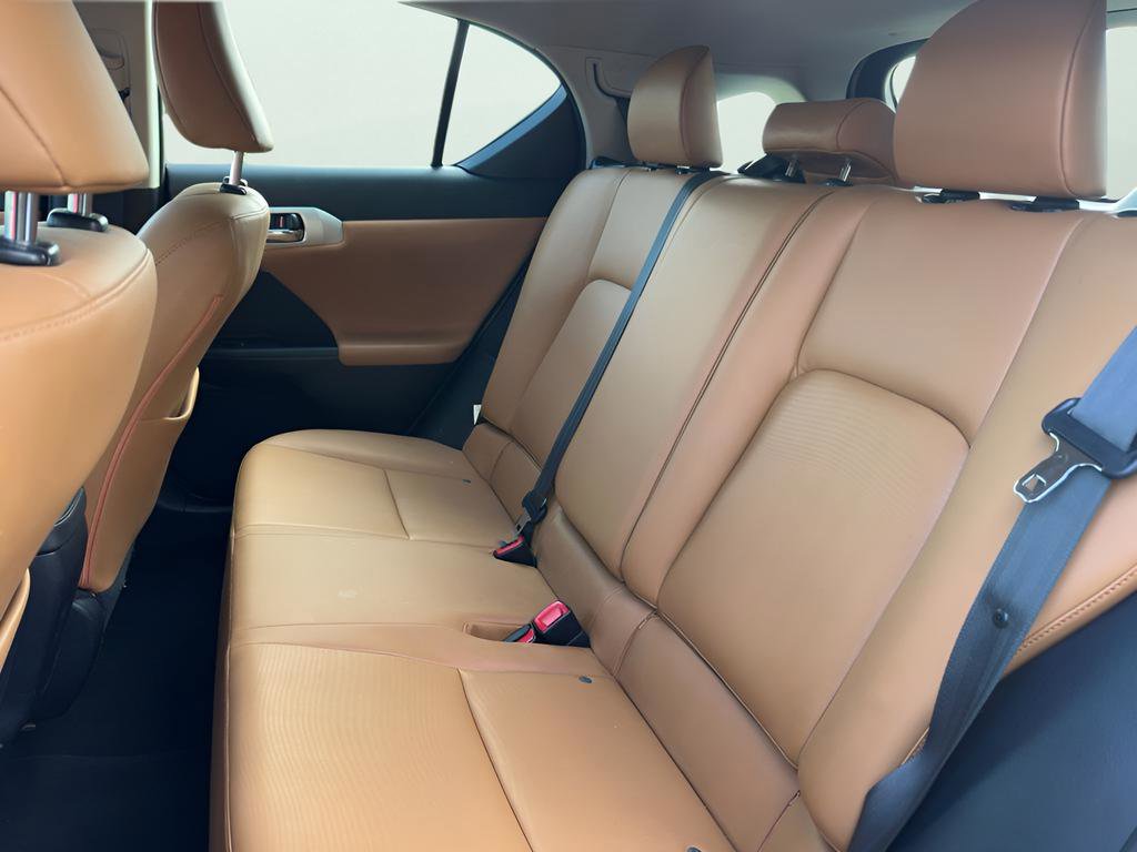 Used 2012 Lexus CT 200h Premium image 17