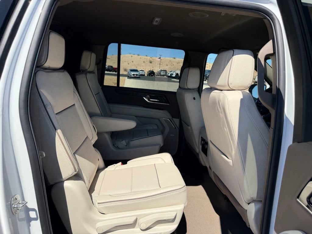 New 2026 GMC Yukon XL Denali w/ LPO, Floor Liner Package AWD/4WD image 17
