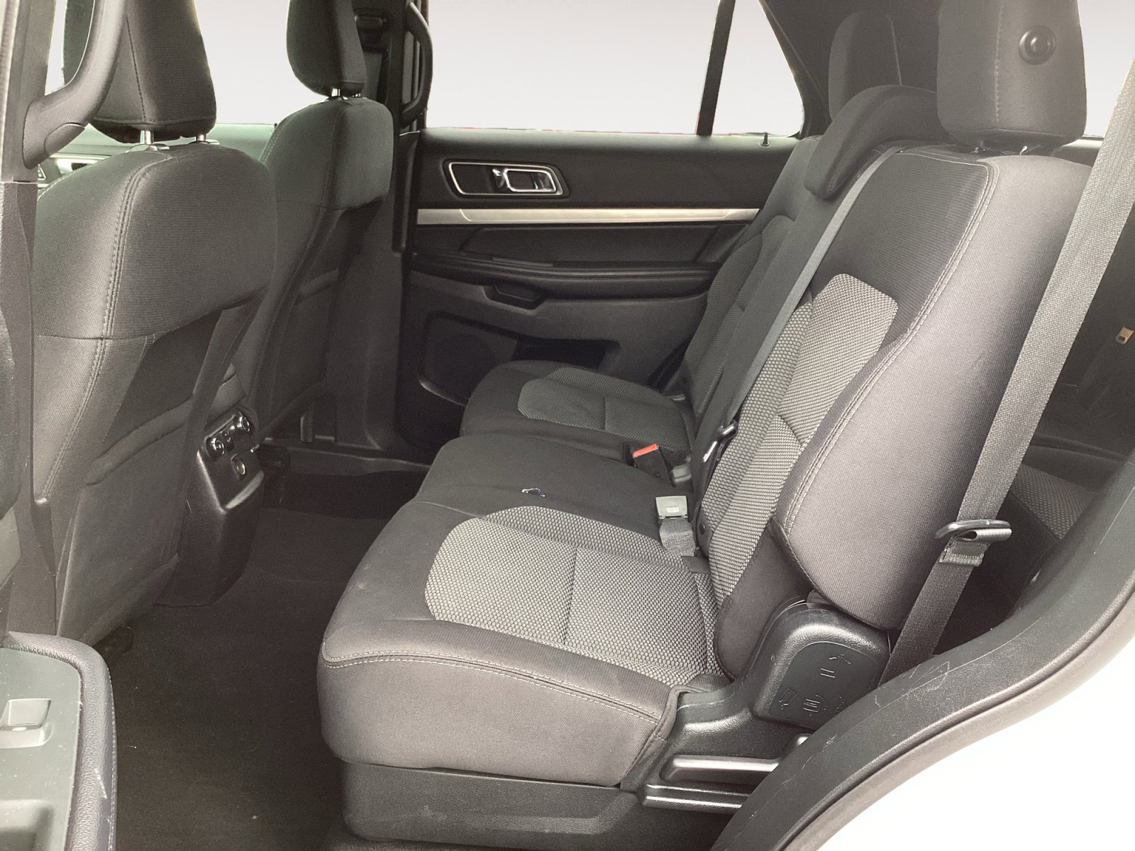 Used 2019 Ford Explorer XLT image 26