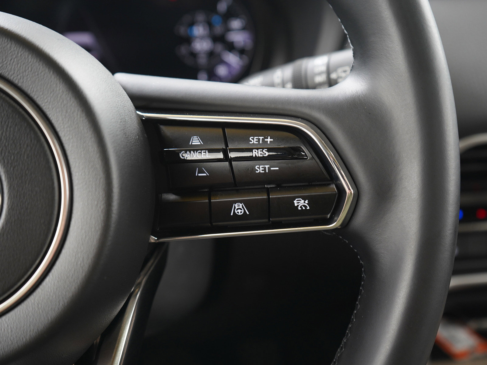 Certified 2025 MAZDA CX-90 Plug-In Hybrid w/Premium Sport image 27