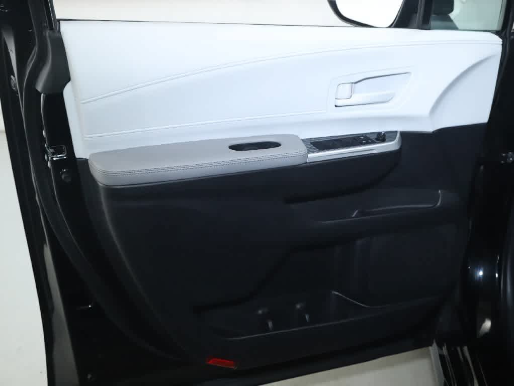 Certified 2026 Toyota Sienna LE AWD/4WD image 14