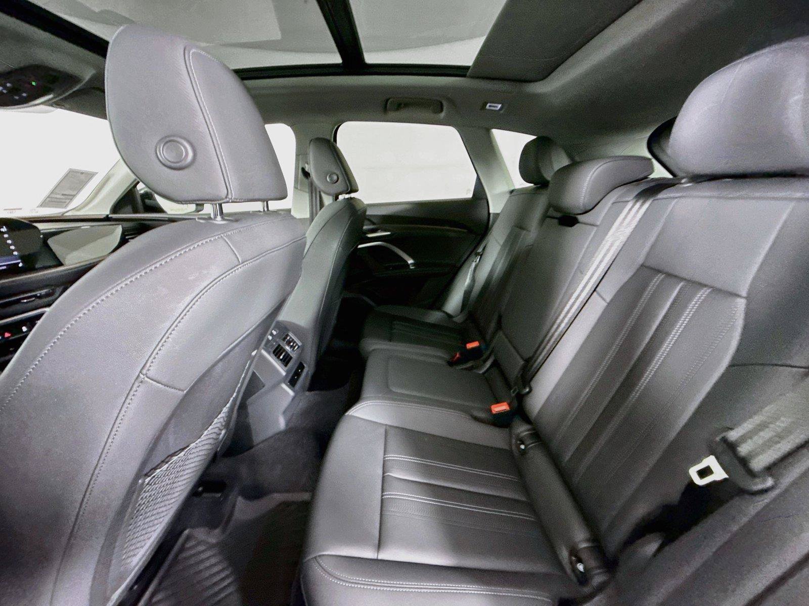 Used 2025 Audi Q5 Premium AWD/4WD image 29