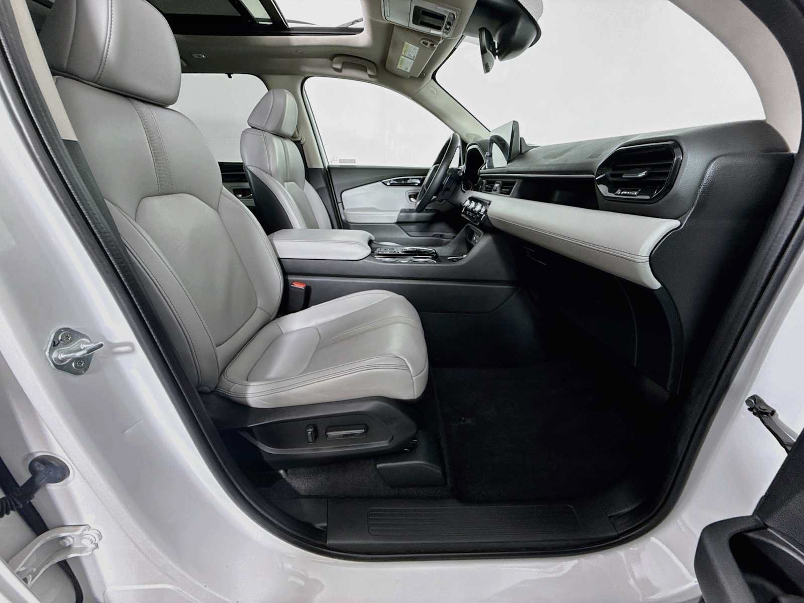 Used 2023 Honda Pilot Touring image 29