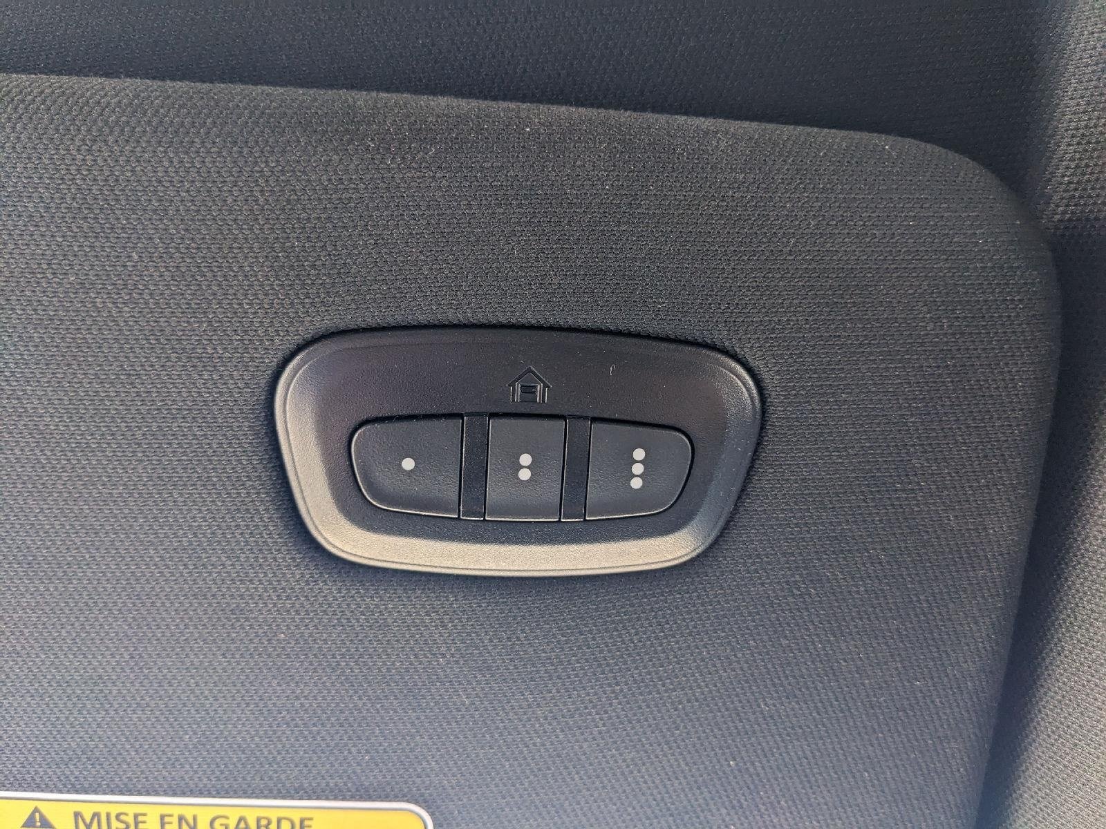 Used 2025 RAM 1500 Laramie AWD/4WD image 35