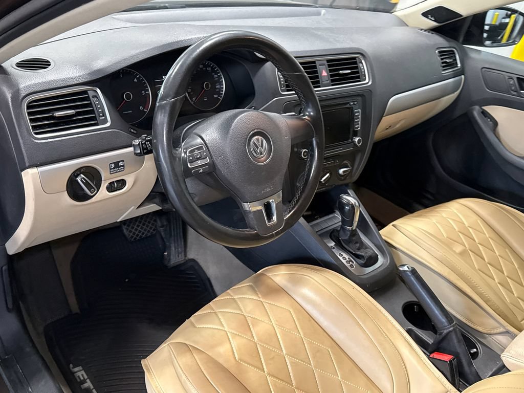 Used 2012 Volkswagen Jetta TDI FWD image 7