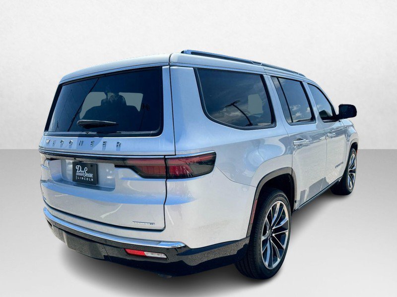 Used 2022 Jeep Wagoneer Series III w/ Premium Group I AWD/4WD image 5