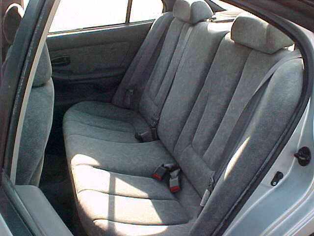 Used 2003 Hyundai Elantra GLS FWD image 10