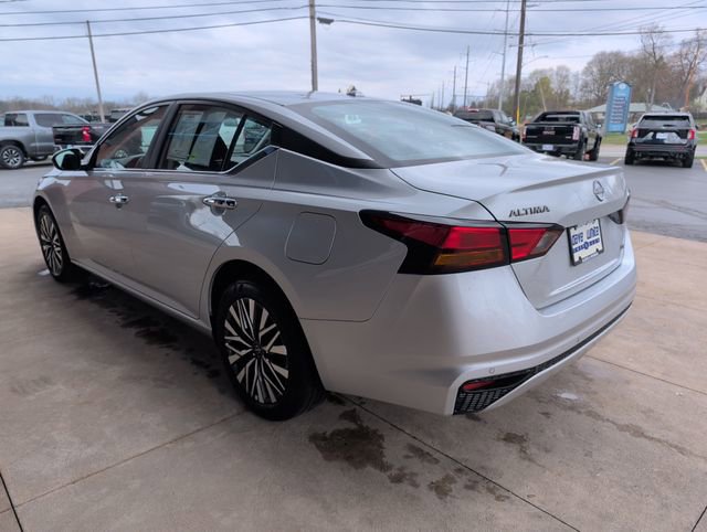 Used 2025 Nissan Altima 2.5 SV AWD/4WD image 6