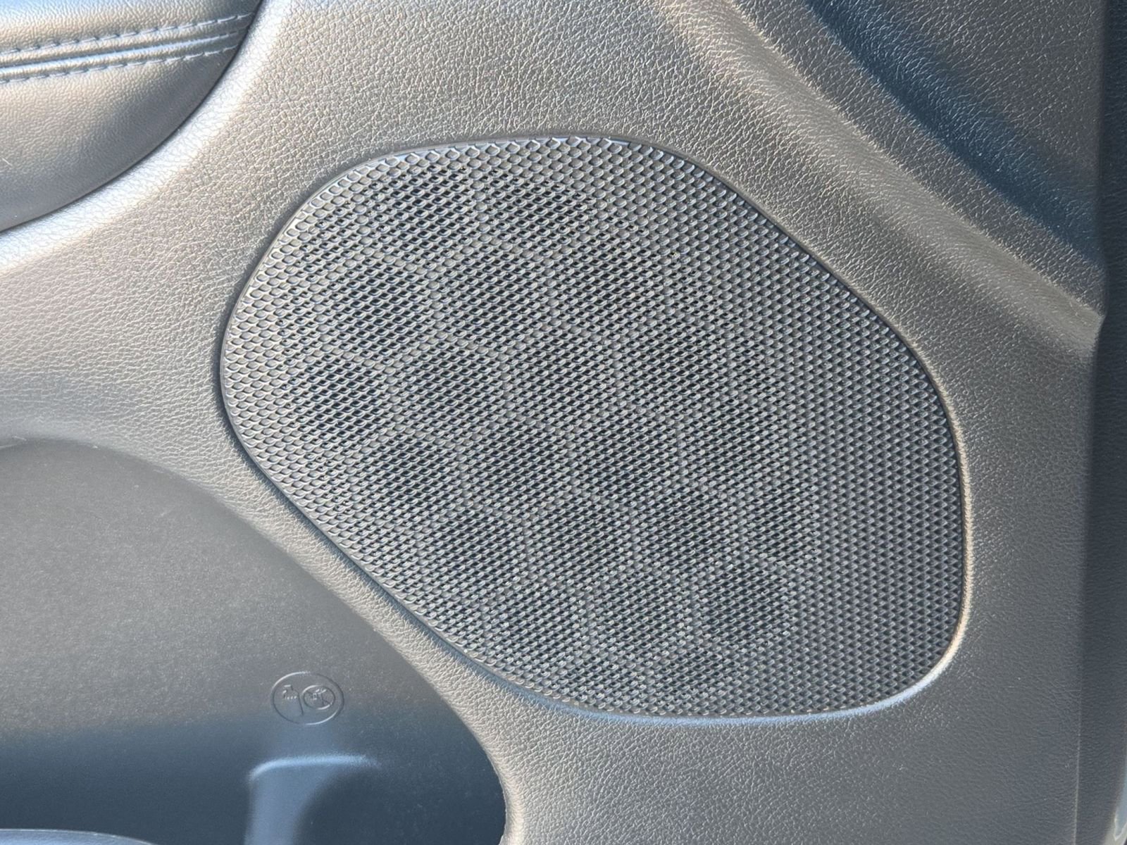 Used 2019 Jeep Grand Cherokee Altitude image 21