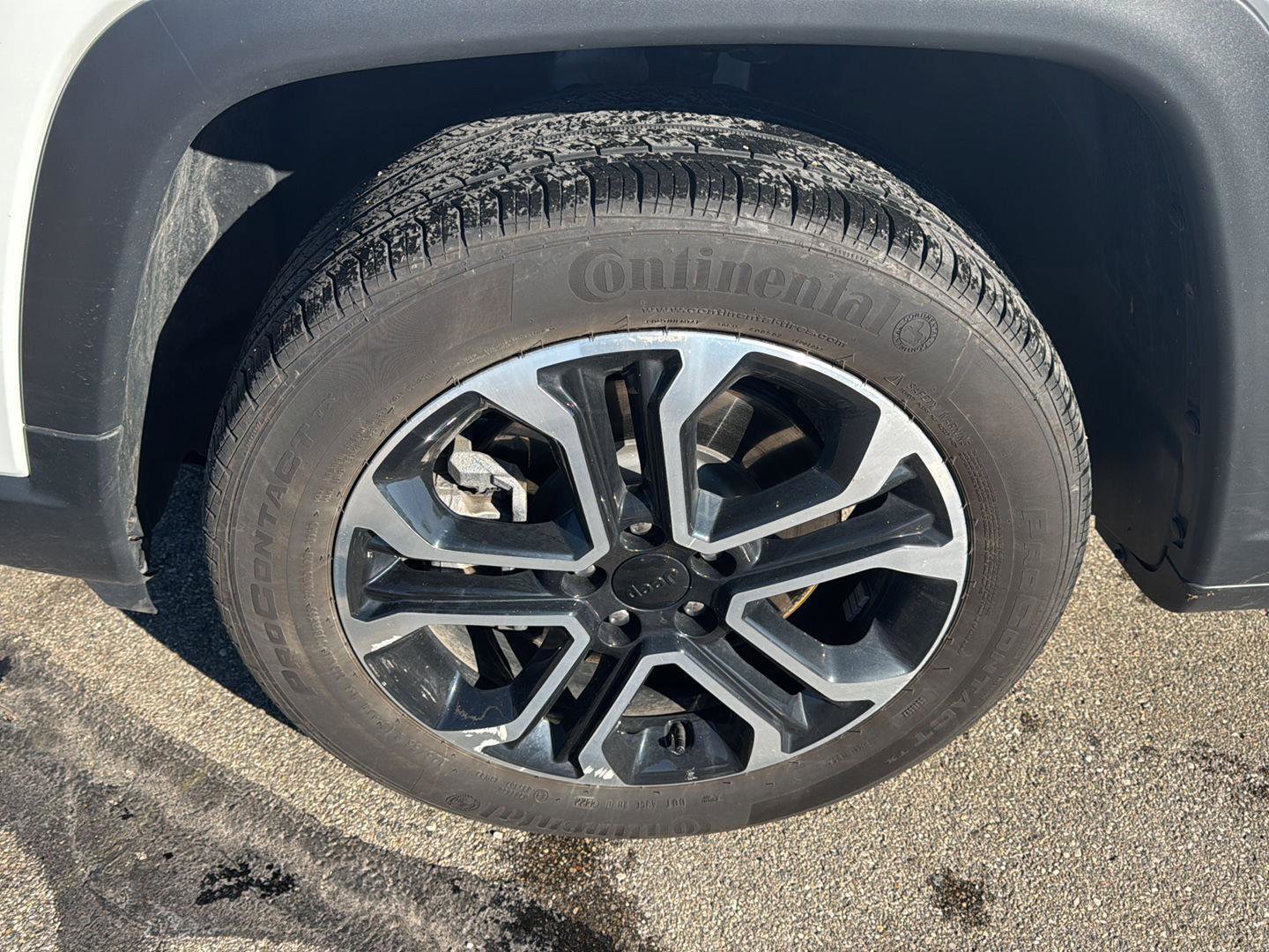 Used 2023 Jeep Compass Limited image 10