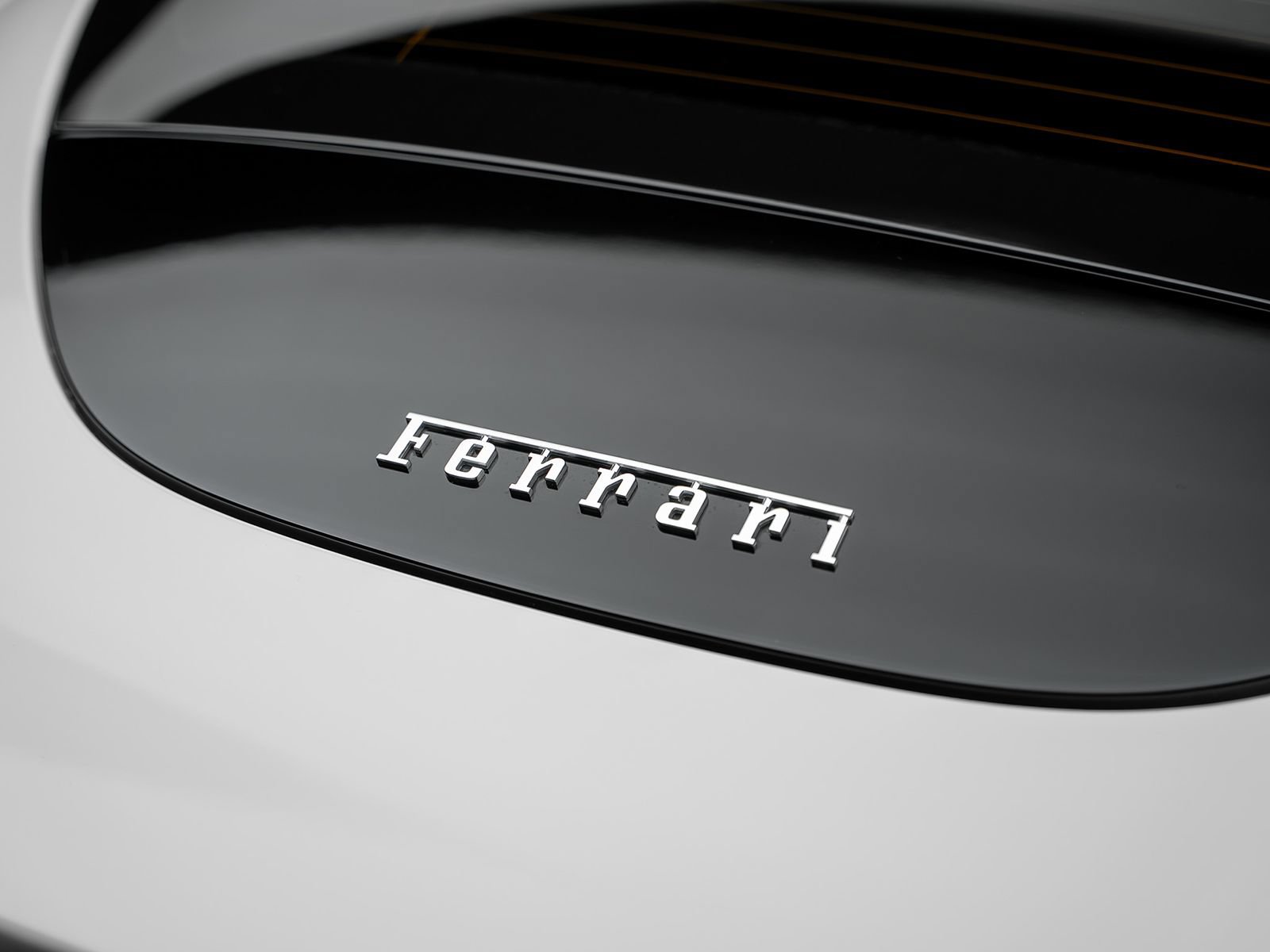 Used 2021 Ferrari Roma RWD image 17
