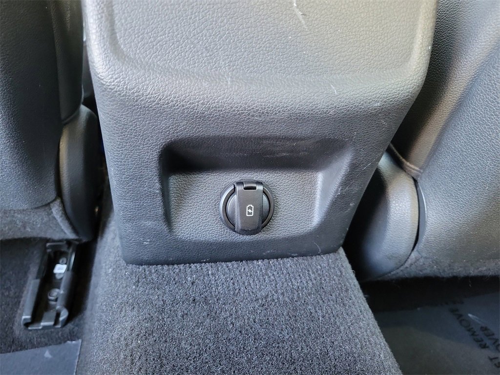 Used 2019 Genesis G70 2.0T Sport image 21