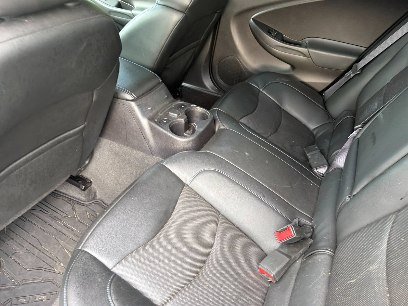 Used 2016 Chevrolet Volt Premier w/ Driver Confidence Package FWD image 11