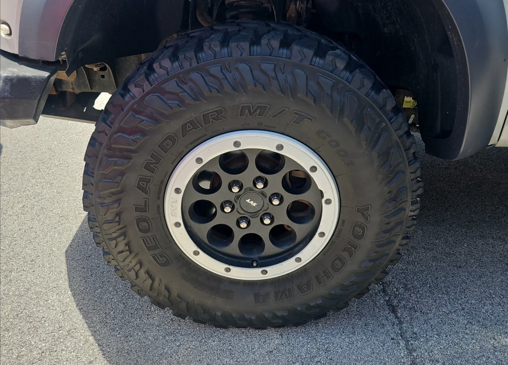 Used 2014 Ford F150 Raptor w/ Equipment Group 801A Luxury AWD/4WD image 9