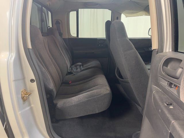 Used 2004 Dodge Dakota SLT w/ Deluxe Convenience Group image 32