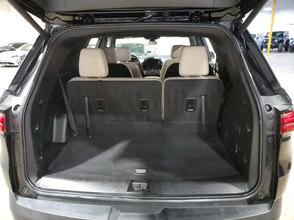 Used 2022 Chevrolet Traverse LT image 44