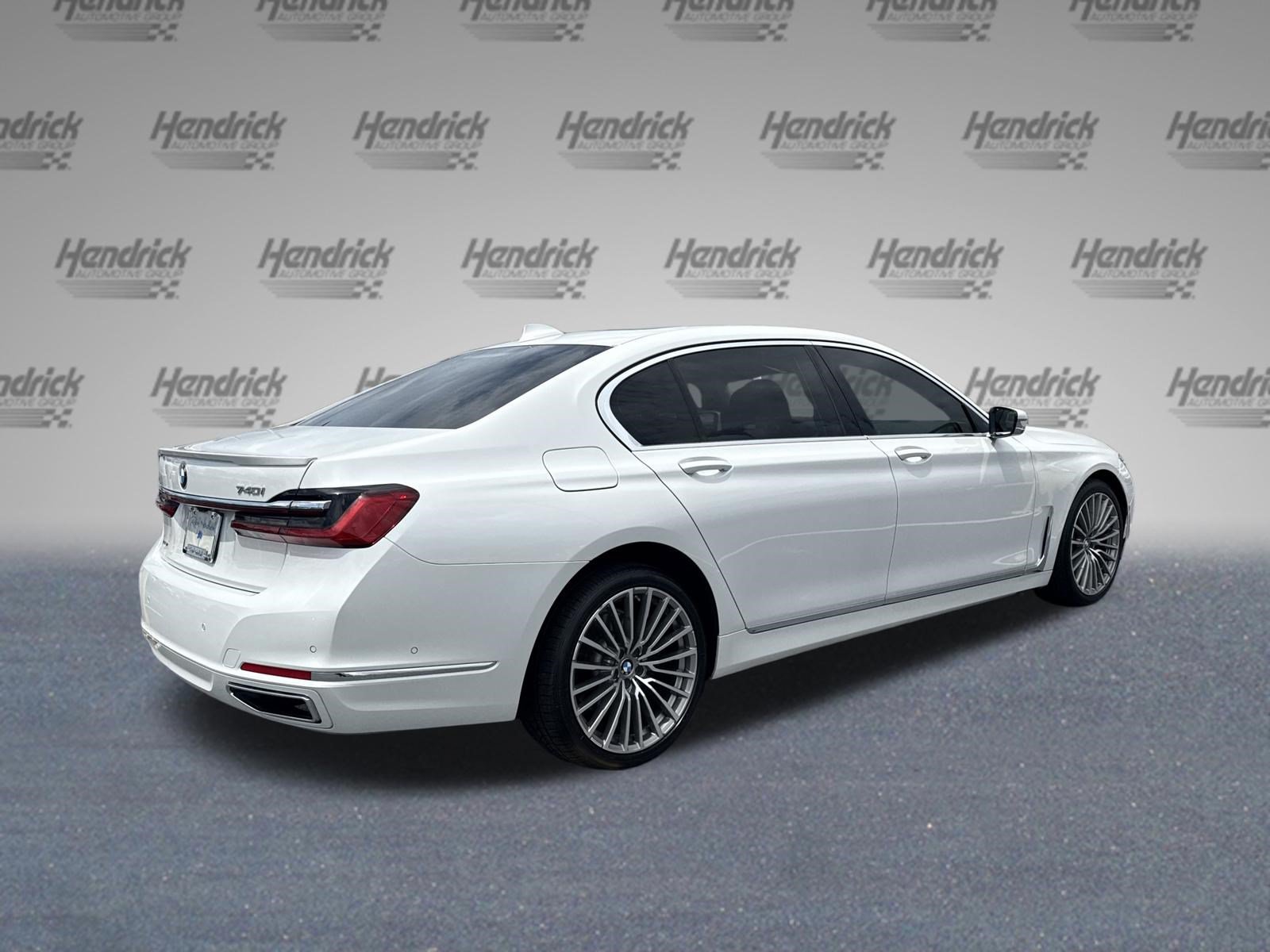 Used 2021 BMW 740i w/ Premium Package RWD image 10