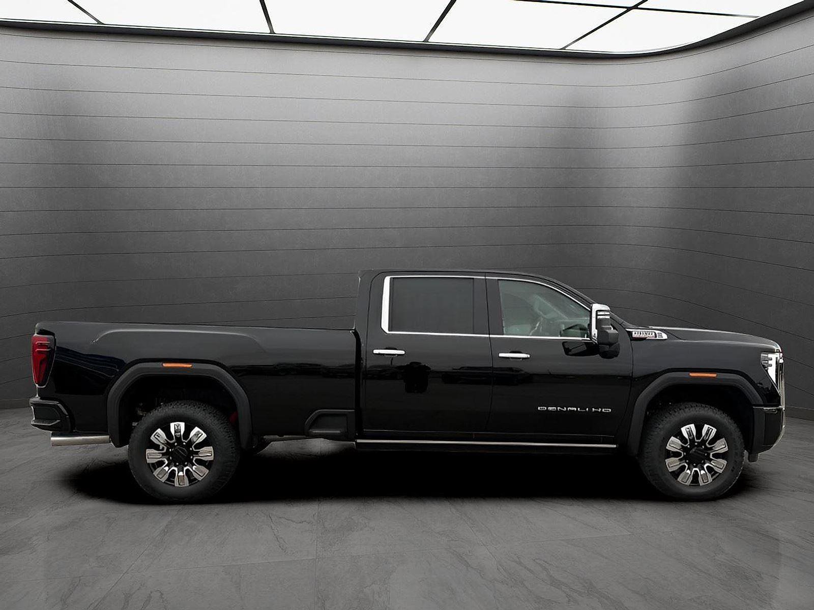 New 2026 GMC Sierra 3500 Denali w/ Denali Reserve Package image 6