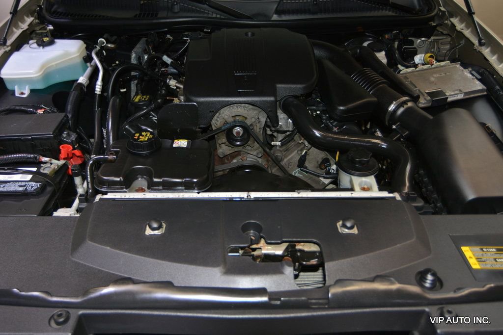 Used 2010 Lincoln Town Car Signature Limited image 34