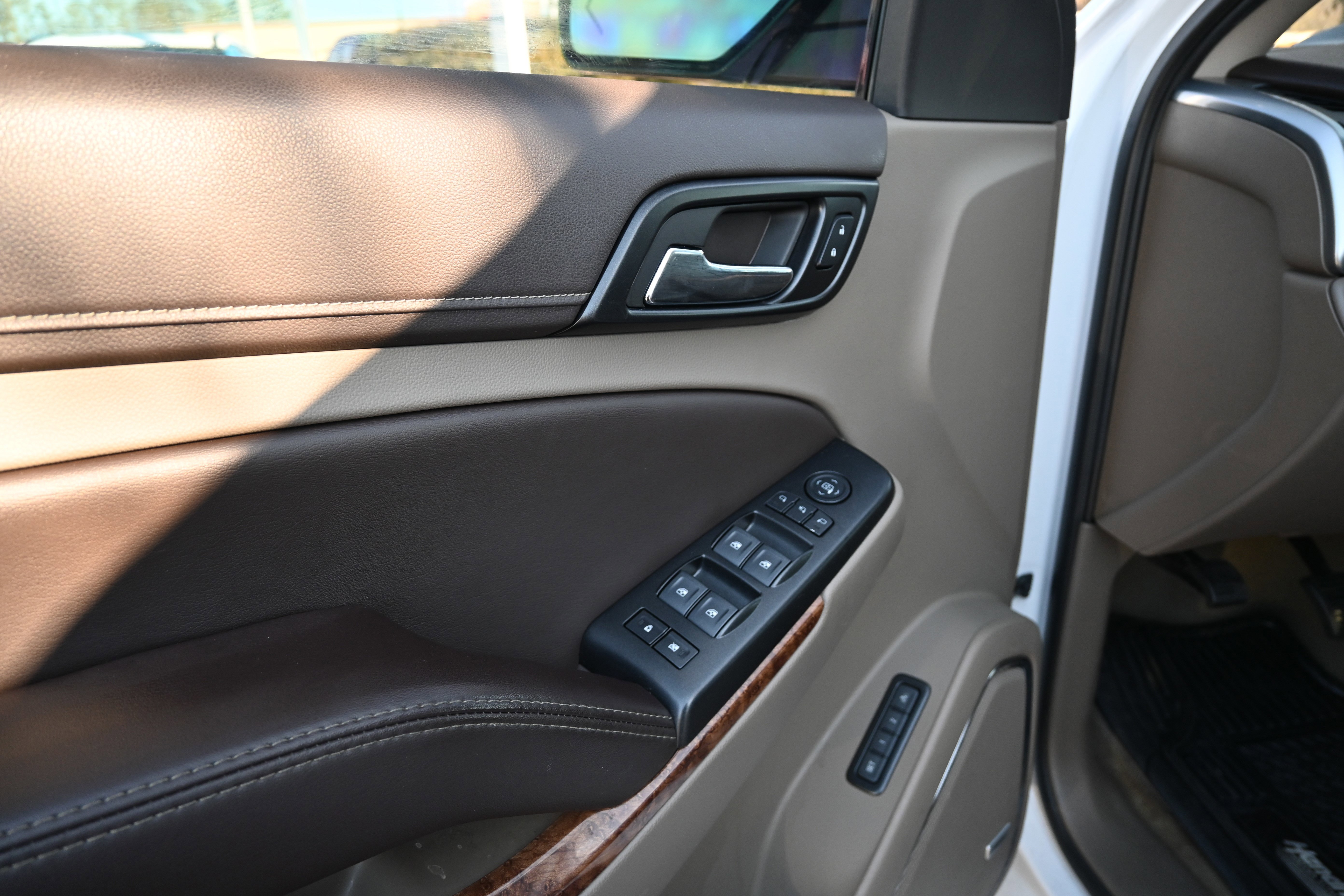 Used 2018 Chevrolet Tahoe Premier image 17