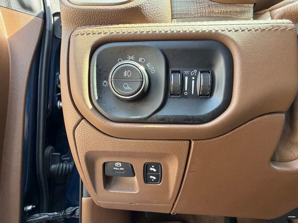 Certified 2019 RAM 1500 Limited RWD image 31