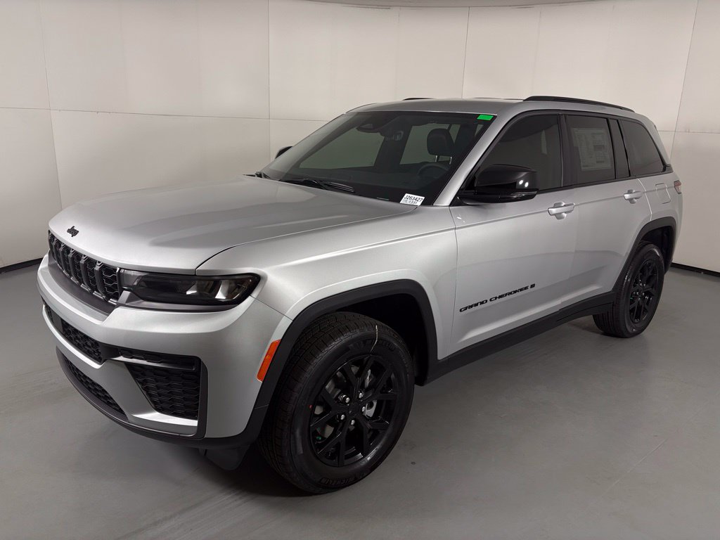 New 2026 Jeep Grand Cherokee Altitude AWD/4WD image 4