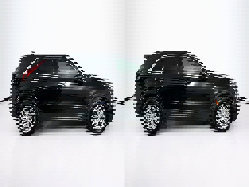 Used 2022 Cadillac XT4 Luxury w/ Cold Weather Package AWD/4WD image 26