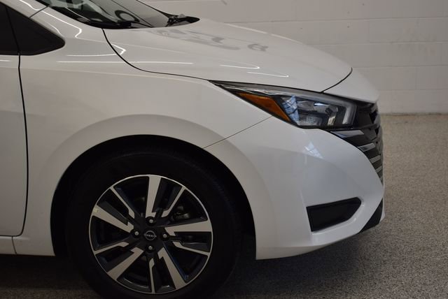 Used 2025 Nissan Versa SV image 13
