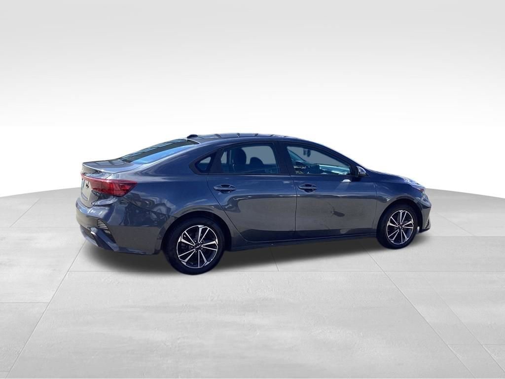 Used 2023 Kia Forte LXS image 6
