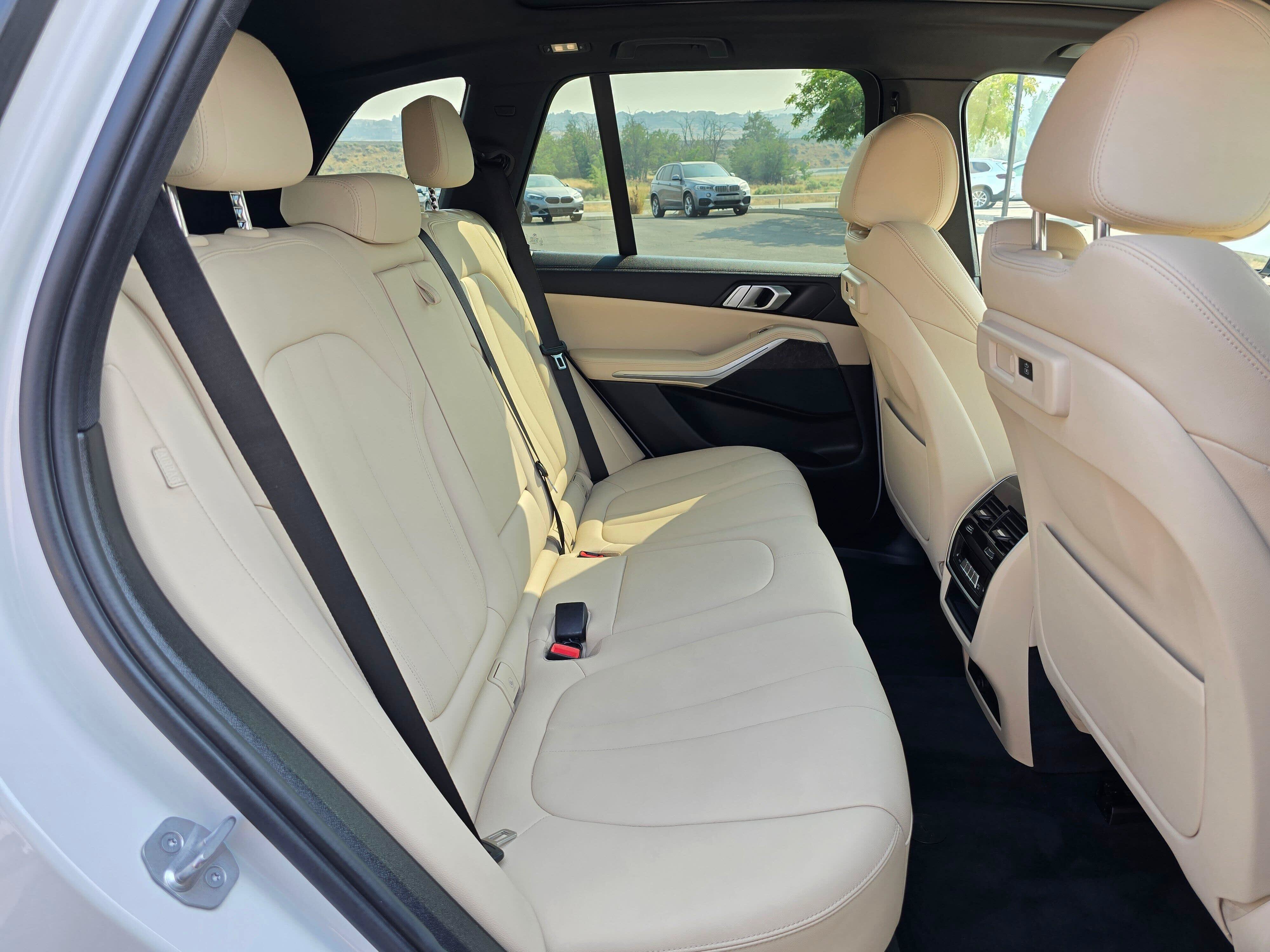 Used 2022 BMW X5 xDrive45e AWD/4WD image 13
