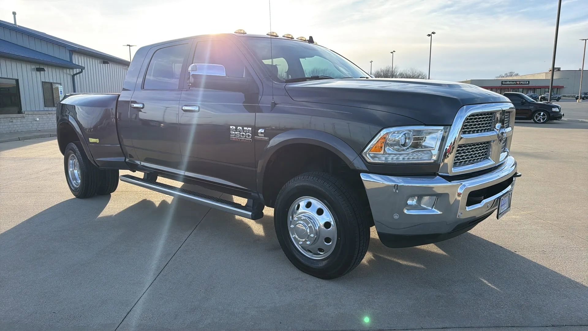 Used 2018 RAM 3500 Laramie image 34