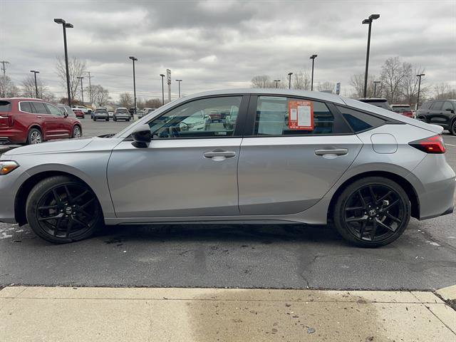 Used 2025 Honda Civic Sport image 4