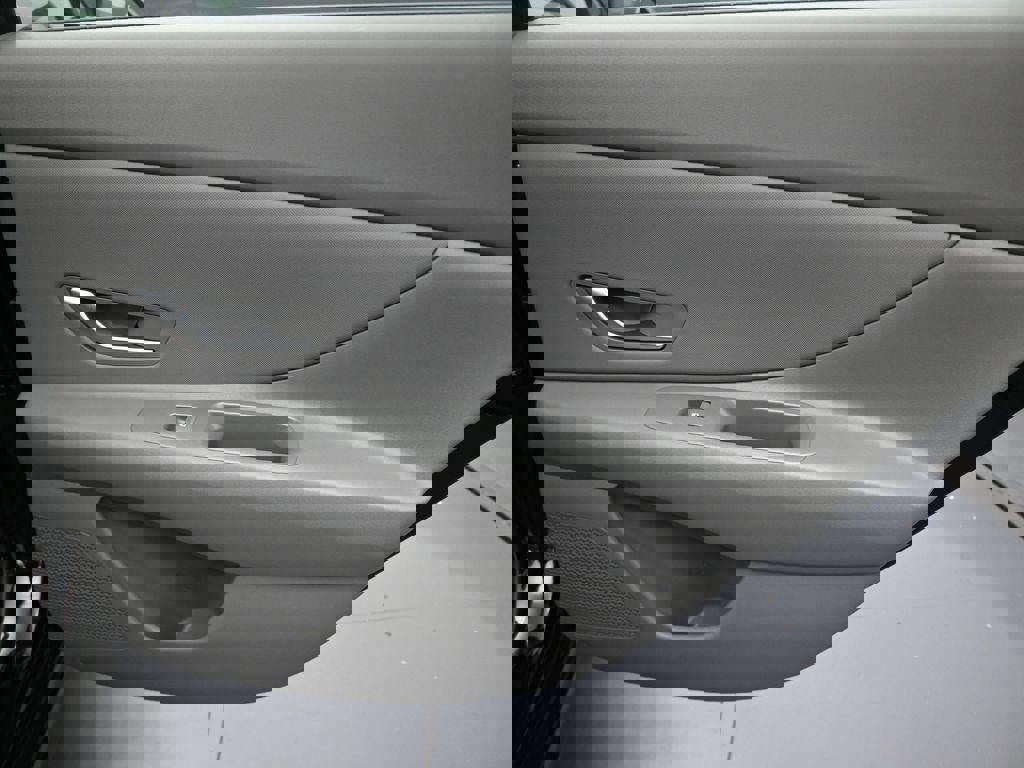 New 2025 Hyundai Elantra Sport image 26