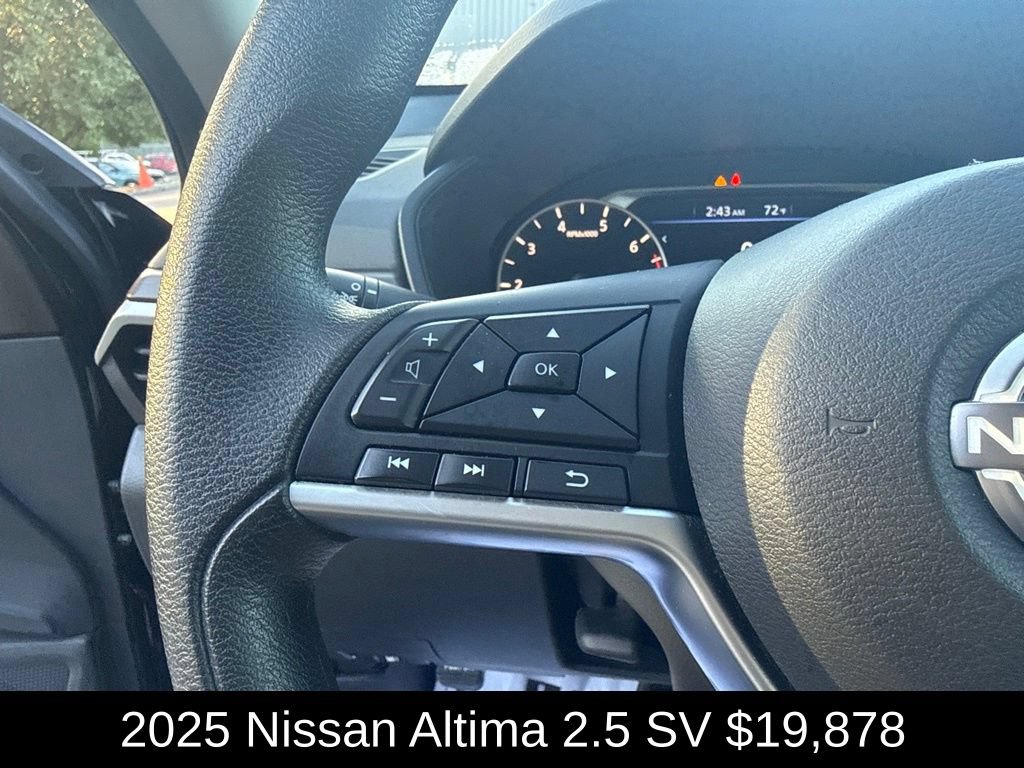 Used 2025 Nissan Altima 2.5 SV FWD image 32