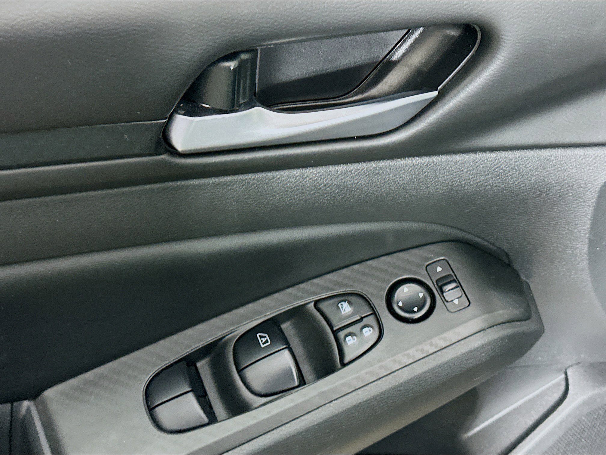 Used 2024 Nissan Altima 2.5 SV image 15