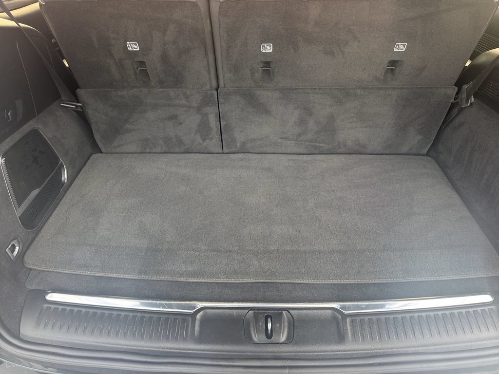 Used 2023 Jeep Grand Wagoneer Series III AWD/4WD image 18