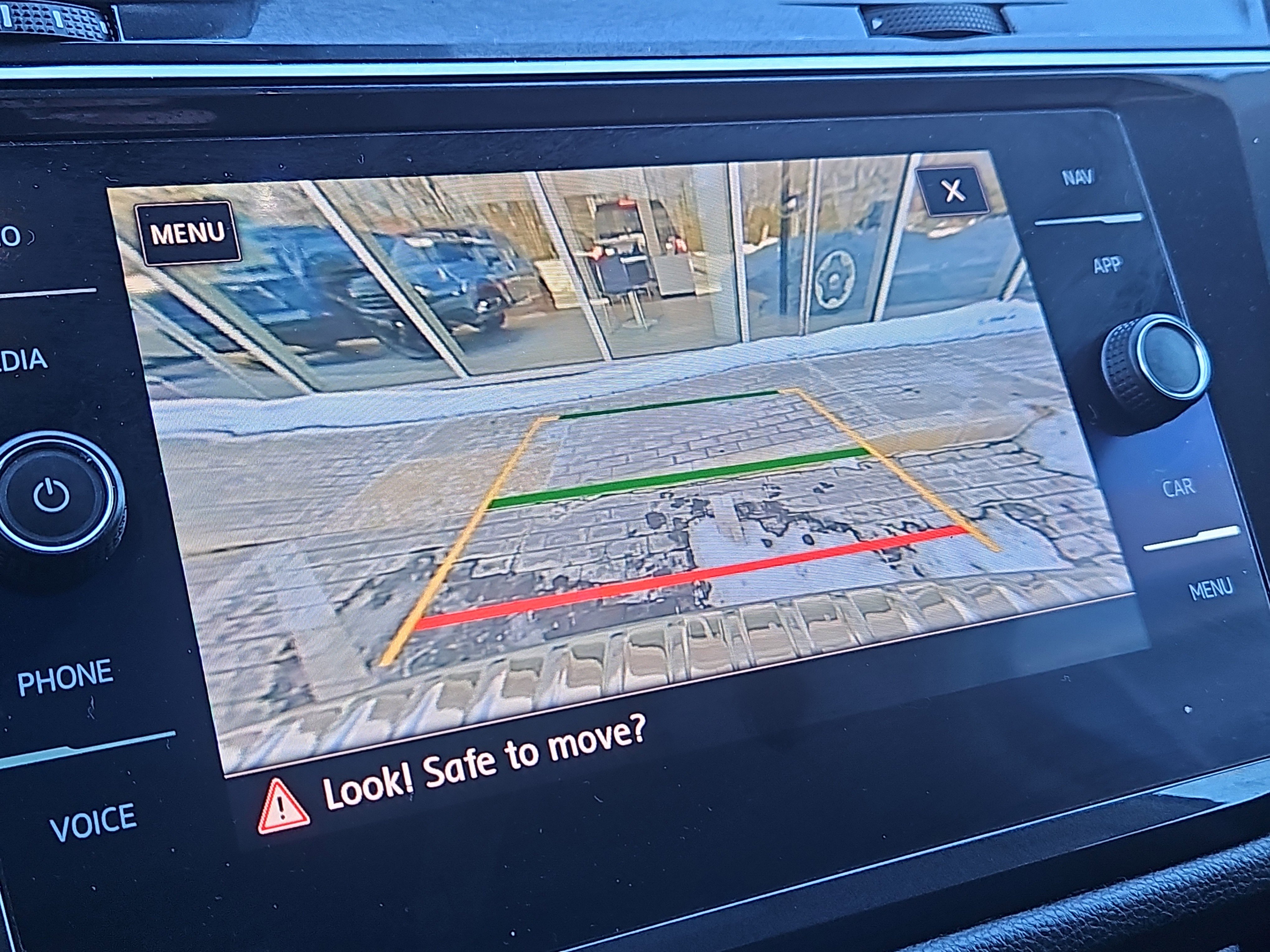 Used 2019 Volkswagen Tiguan SEL Premium image 9