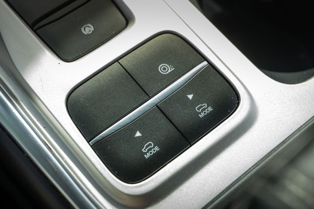 Used 2022 Ford Explorer XLT w/ Equipment Group 202A image 41