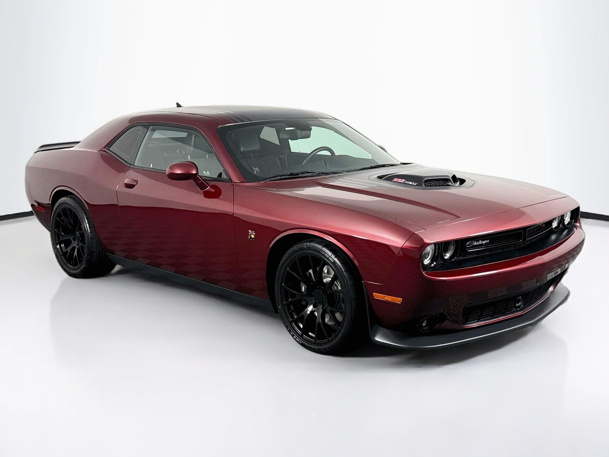 Used 2017 Dodge Challenger R/T Scat Pack RWD image 2