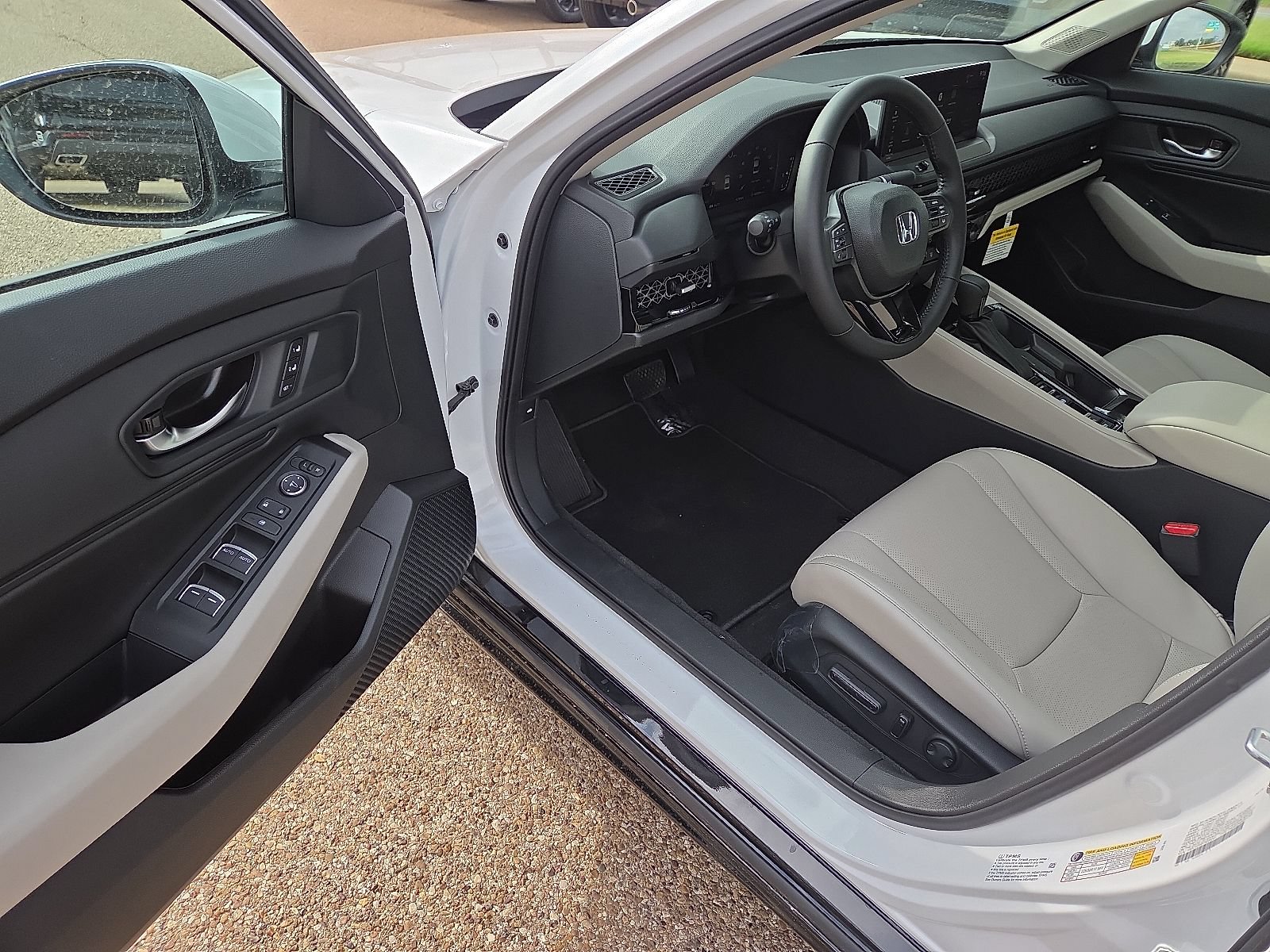 New 2026 Honda Accord EX-L image 9
