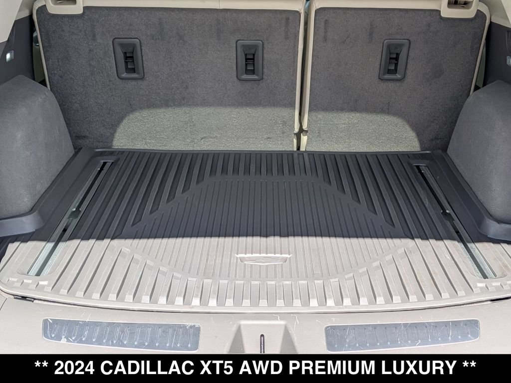 Used 2024 Cadillac XT5 Premium Luxury w/ LPO, Floor Liner Package AWD/4WD image 27