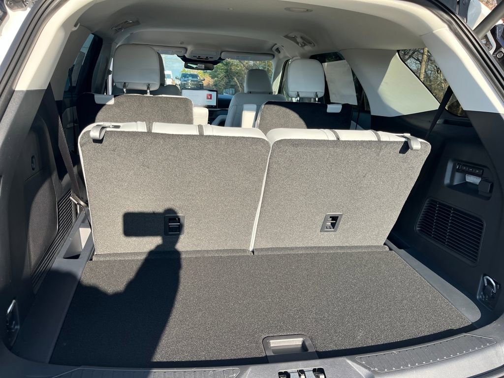 New 2026 Ford Explorer Platinum w/ LUX Leather Package image 28
