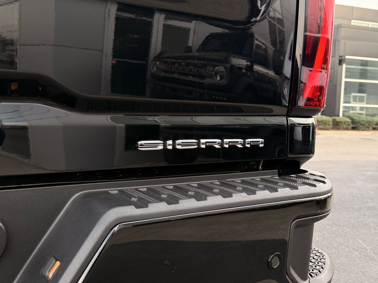 Used 2024 GMC Sierra 2500 Denali Ultimate image 9