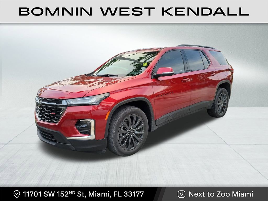 Used 2023 Chevrolet Traverse RS image 2
