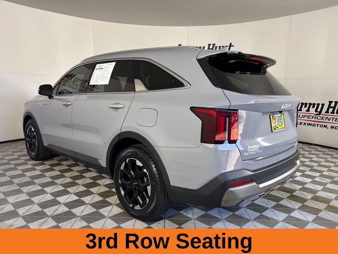 Used 2024 Kia Sorento S w/ Panoramic Sunroof Package image 7