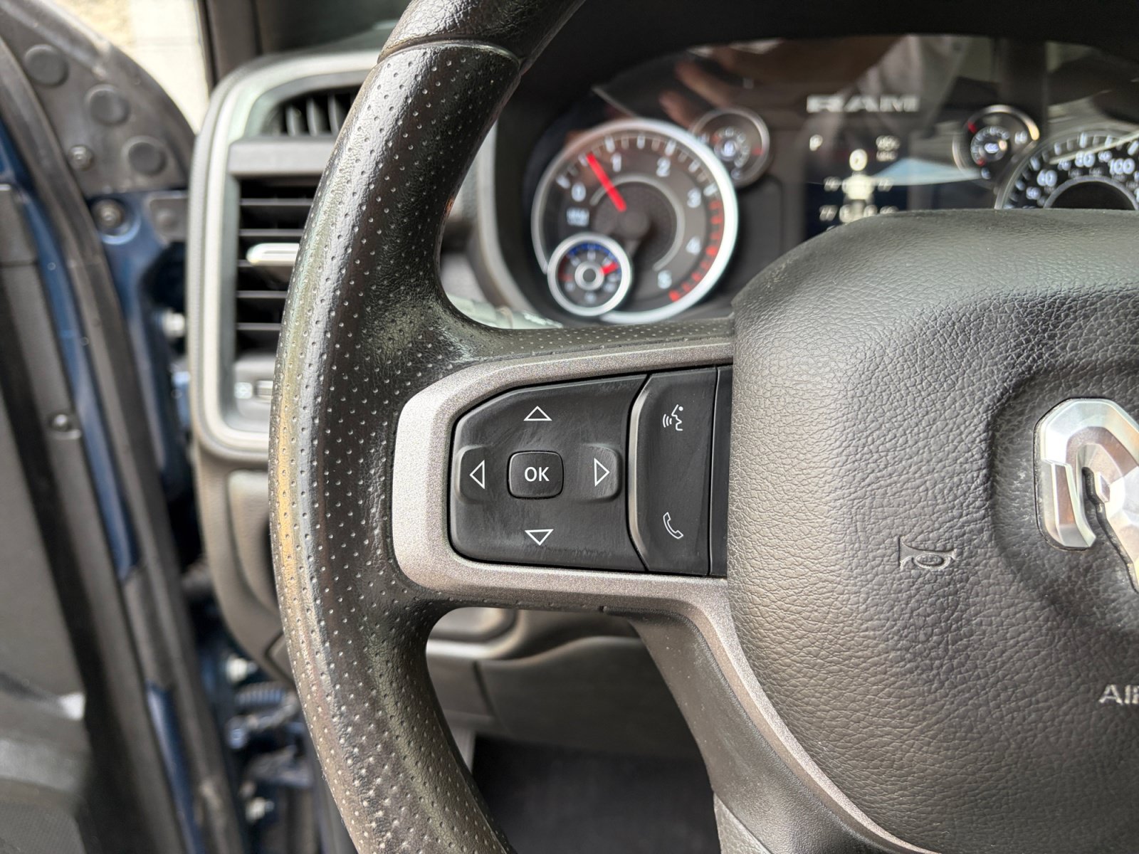 Used 2024 RAM 2500 Tradesman w/ Chrome Appearance Group AWD/4WD image 15